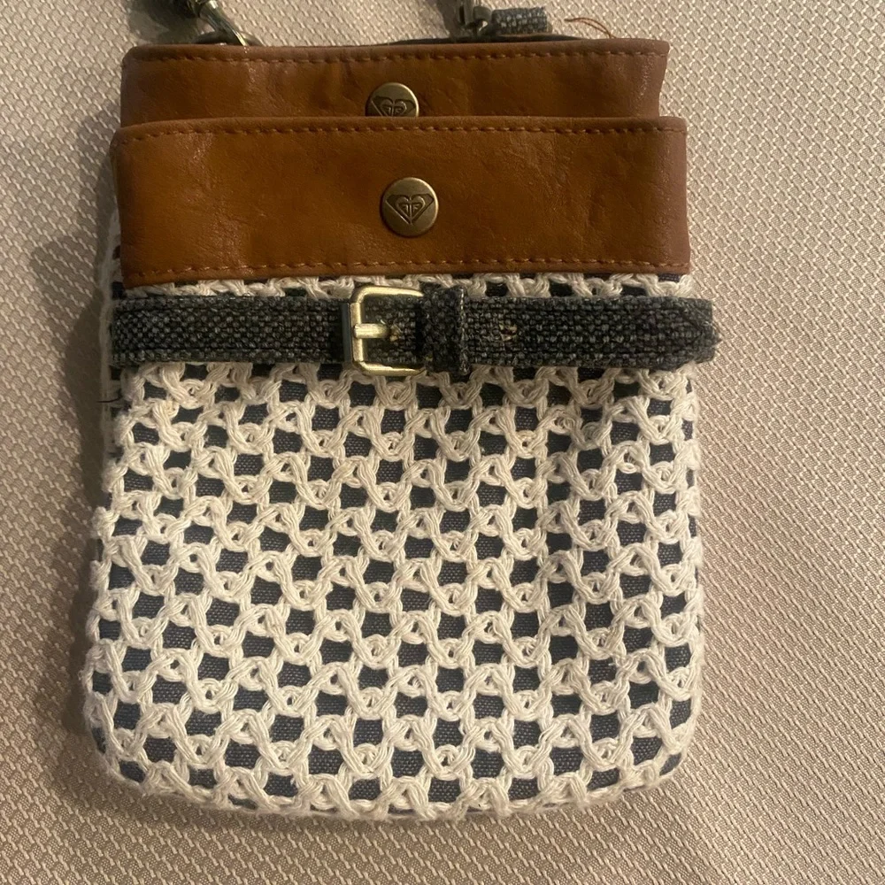 Two Roxy Crossbody Purses - Picture 3 of 9